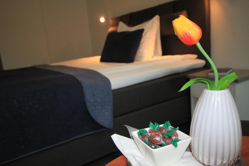 Kinn Hotell Floro Exterior photo
