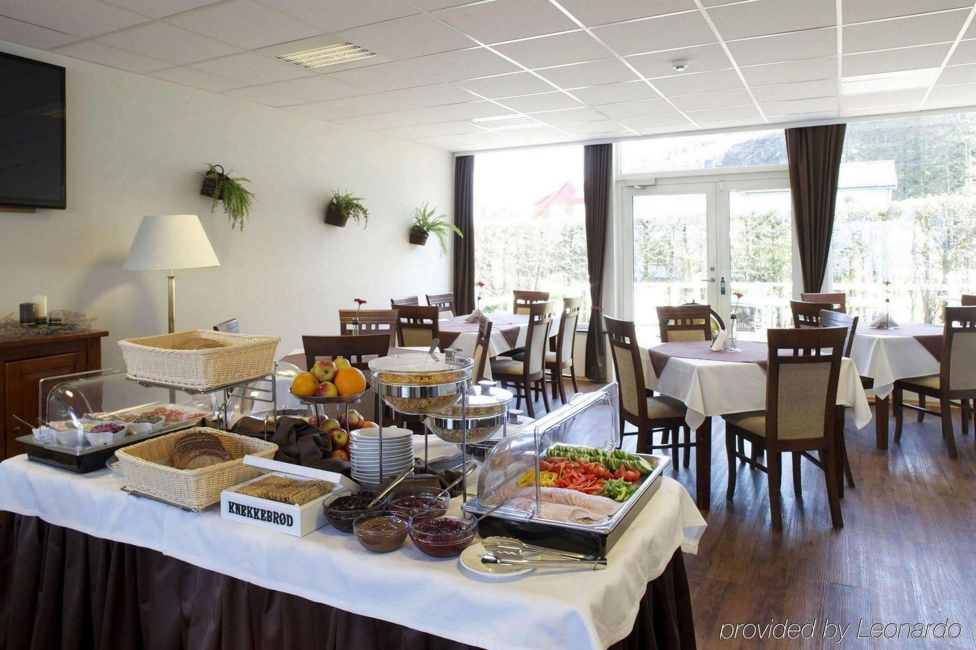 Kinn Hotell Floro Exterior photo